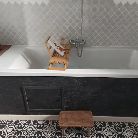 La Taniere Aux Loups * Montévrain