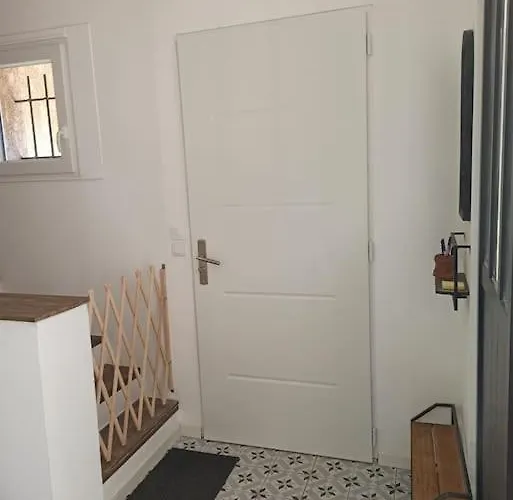 La Taniere Aux Loups Монтеврен