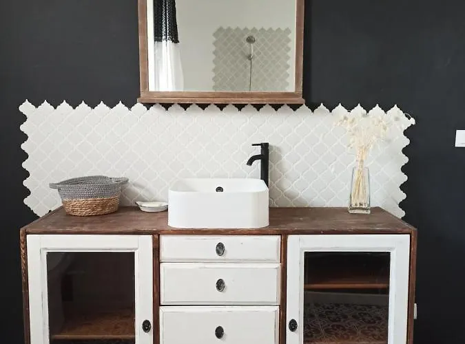 La Taniere Aux Loups Вилла Монтеврен